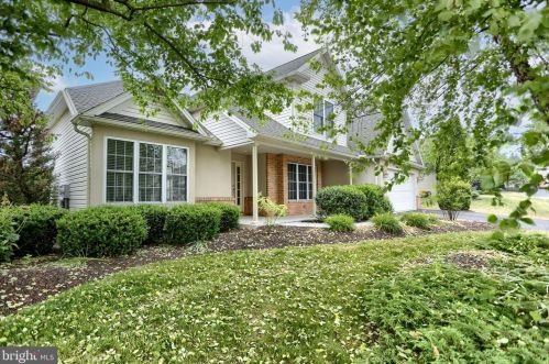 885 Crooked Stick Dr, Navy Sup Dpt PA  17050-2298 exterior