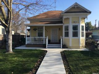 402 D St, Waterford, CA 95386-8813