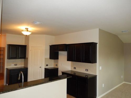 1105 Hawkeye Point Rd, Georgetown TX  78626-7071 exterior