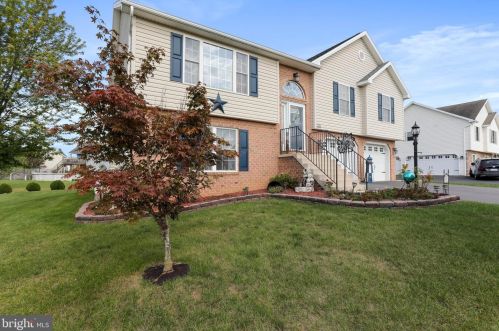 120 Quentin Cir, Lees Cross Roads, PA 17257-8779