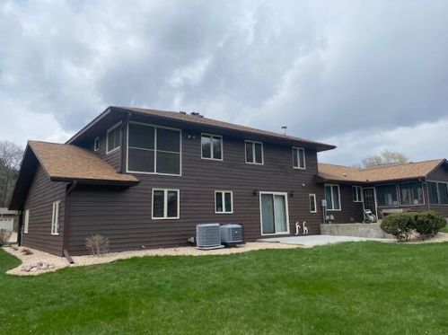 323 28th St, La Crosse, WI 54601-5117