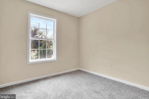 212 Ann St, Charles Town WV  25414-1604 exterior