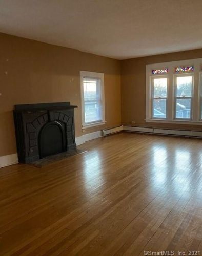 30 1st Ave, Waterbury CT  06710-2215 exterior