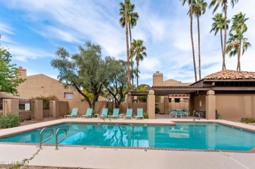 4438 Camelback Rd, Phoenix AZ  85018-2839 exterior
