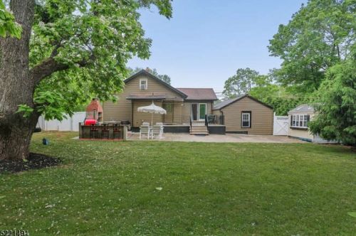 5 Oldwick Rd, White House Station, NJ 08889-3720