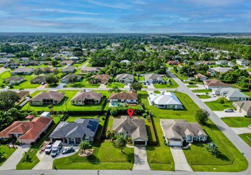 1582 Hextel Ave, Fort Pierce, FL 34953-7048