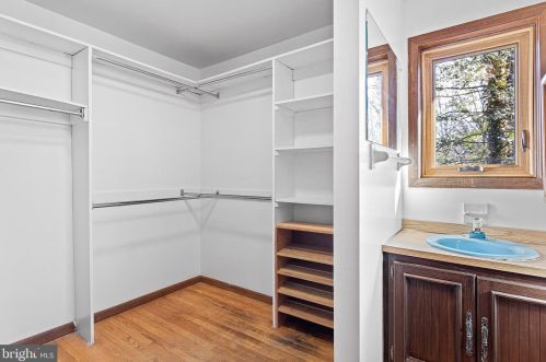11 Woodbrook Cir, Wilmington DE  19810-4119 exterior