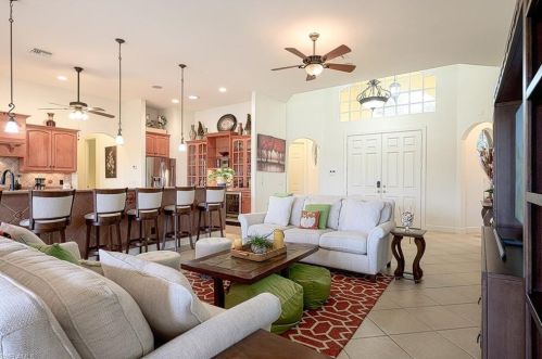 10218 Avonleigh Dr, Bonita Springs FL 34135-7059 exterior