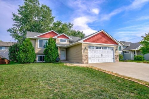 34 Meadowlark Dr, Hudson, WI 54016-7796
