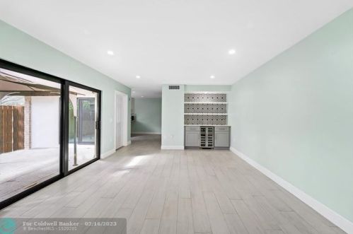 3100 Spanish Wells Dr, Delray Beach FL  33445-6701 exterior