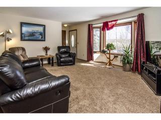 20204 Hunter Ct, Lakeville, MN 55044-9171