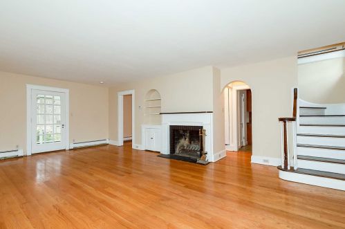 19 Loockerman Ave, Poughkeepsie NY 12601-5026 exterior