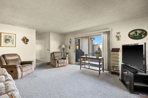 15328 Cranbrook Ave, Lawndale CA  90260-2425 exterior