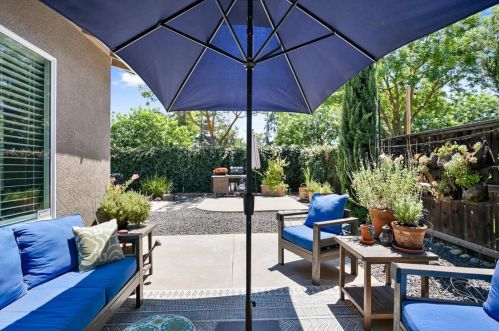 242 Meandering Ln, Turlock CA  95382-7354 exterior