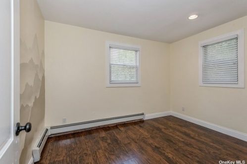 17 Teed St, Huntington Station NY  11746-4331 exterior