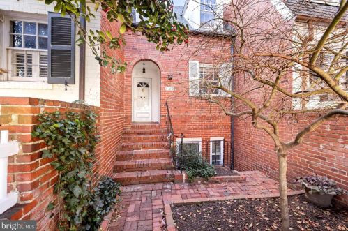 1310 35th St, Washington, DC 20007-2820
