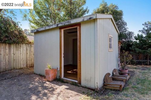 3963 Altamont Ave, Oakland CA 94605-2602 exterior