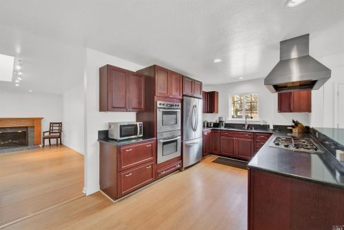 200 Juniper St, Vacaville CA 95688-2736 exterior