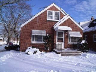 3800 17th St, Milwaukee, WI 53206-2423