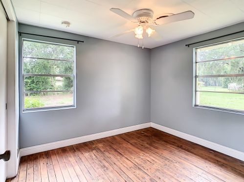 396 Collins St, Umatilla FL  32784-8387 exterior