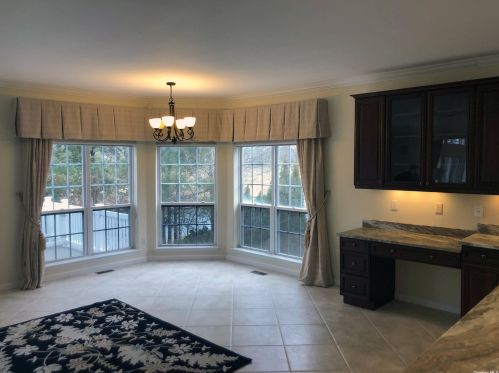 24 Hamlet Dr, Mount Sinai NY  11766-3002 exterior