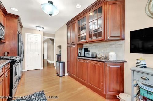 121 Avenue A, Bayonne NJ  07002-1255 exterior