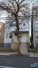 363 19th St, Newark, NJ 07103-1322