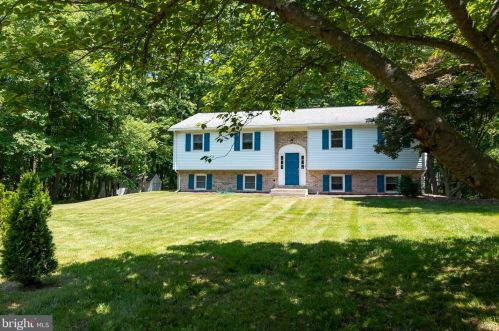 237 Forrestal Dr, Bear DE  19701-1642 exterior