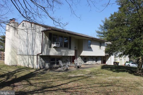 315 Township Line Rd, Perkiomenville, PA 18074-9478