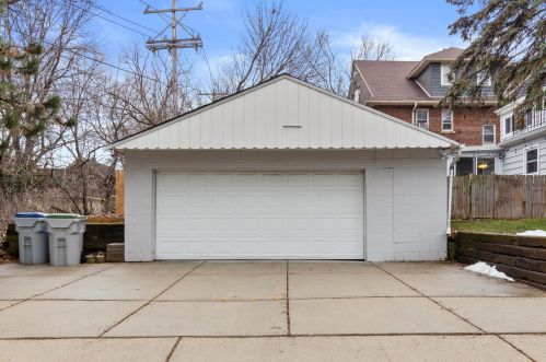 730 53rd St, Milwaukee WI  53208-3019 exterior