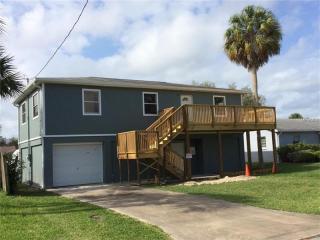 7528 Mako Dr, Port Richey, FL 34667-3919