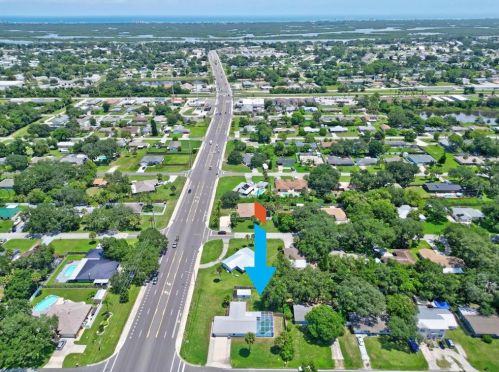 1845 Mango Tree Dr, Edgewater FL 32141-3925 exterior