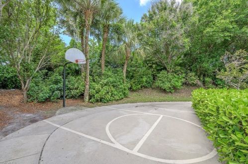 6829 Satinleaf Rd, Naples FL  34109-6119 exterior