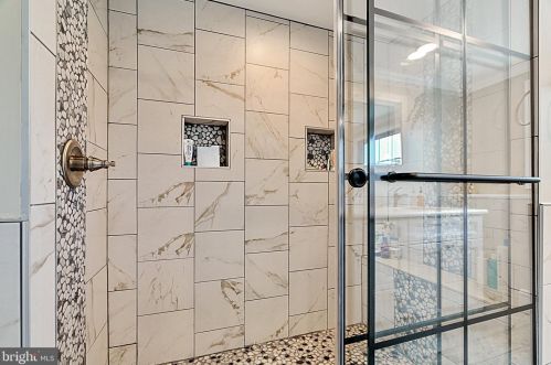 135 Marmic Dr, Southampton PA 18966-1725 exterior