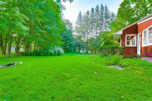 122 Spook Rock Rd, Airmont NY  10901-3008 exterior