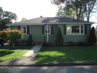 31 Clifford St, Waterbury, CT 06708-4038