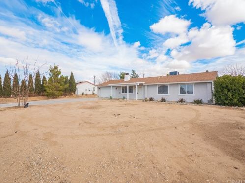 16023 Calandria Way, Victorville, CA 92394-1526