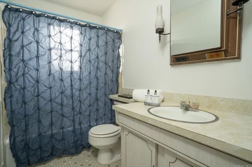 173 Parkside Dr, Airmont NY  10901-7854 exterior