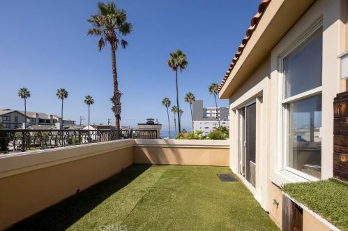 910 Catalina Ave, Redondo Beach, CA 90277-2182