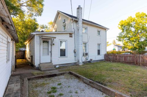 815 Liberty Dr, Mishawaka IN  46545-5905 exterior