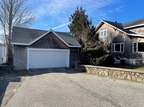 2430 Mendon Rd, Cumberland, RI 02864-3710