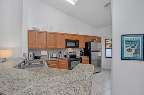 7823 Sugar Bend Dr, Orlando, FL 32819-7298