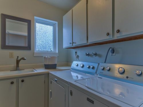 1136 Beacon Ave, Del Monte Park CA  93950-2106 exterior
