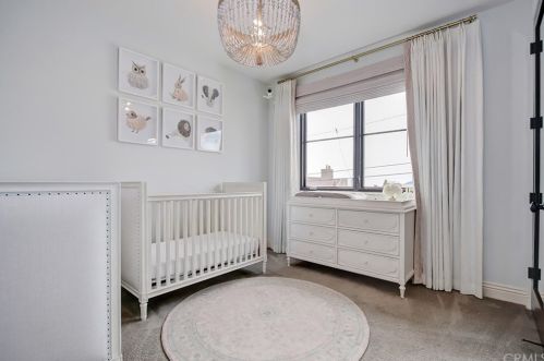 320 33rd Pl, Manhattan Beach CA  90266-3820 exterior