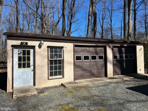 572 Rock Run Rd, Pottstown PA  19465-8817 exterior