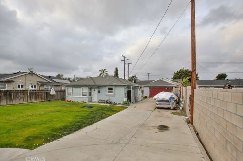 417 Fletcher Ave, Orange, CA 92865-2611