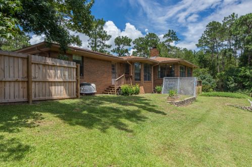 200 Ten Lake Dr, Defuniak Springs FL  32433-4506 exterior