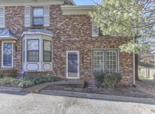 505 Hickory Villa Dr, Nashville, TN 37211-6358