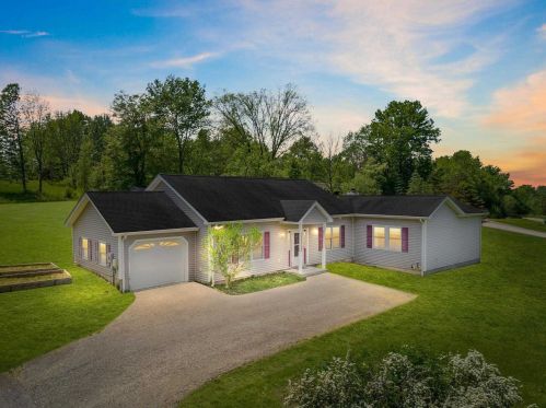 1283 Route 376, New Hamburg, NY 12590-6349