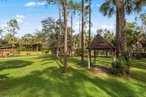 3295 12th Ave, Naples FL  34120-3592 exterior